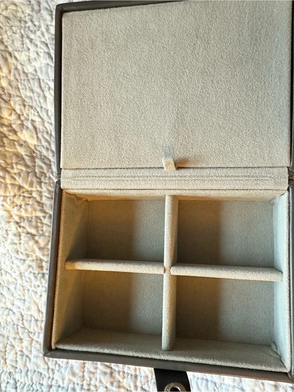 Stackers multi compartment